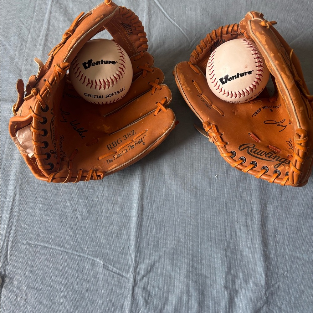 Rawlings Brown Leather Outdoor Baseball Mitts
